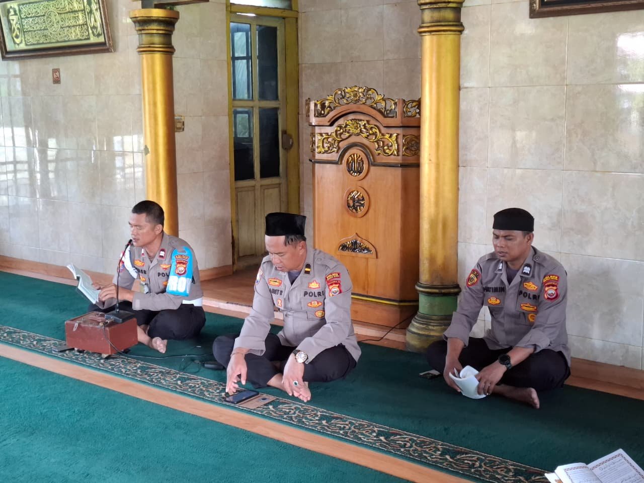 Perkuat Keimanan dan Mental, Personel Polres Bengkulu Selatan Rutin Gelar Binrohtal di Masjid Sulaiman Al-Farizi