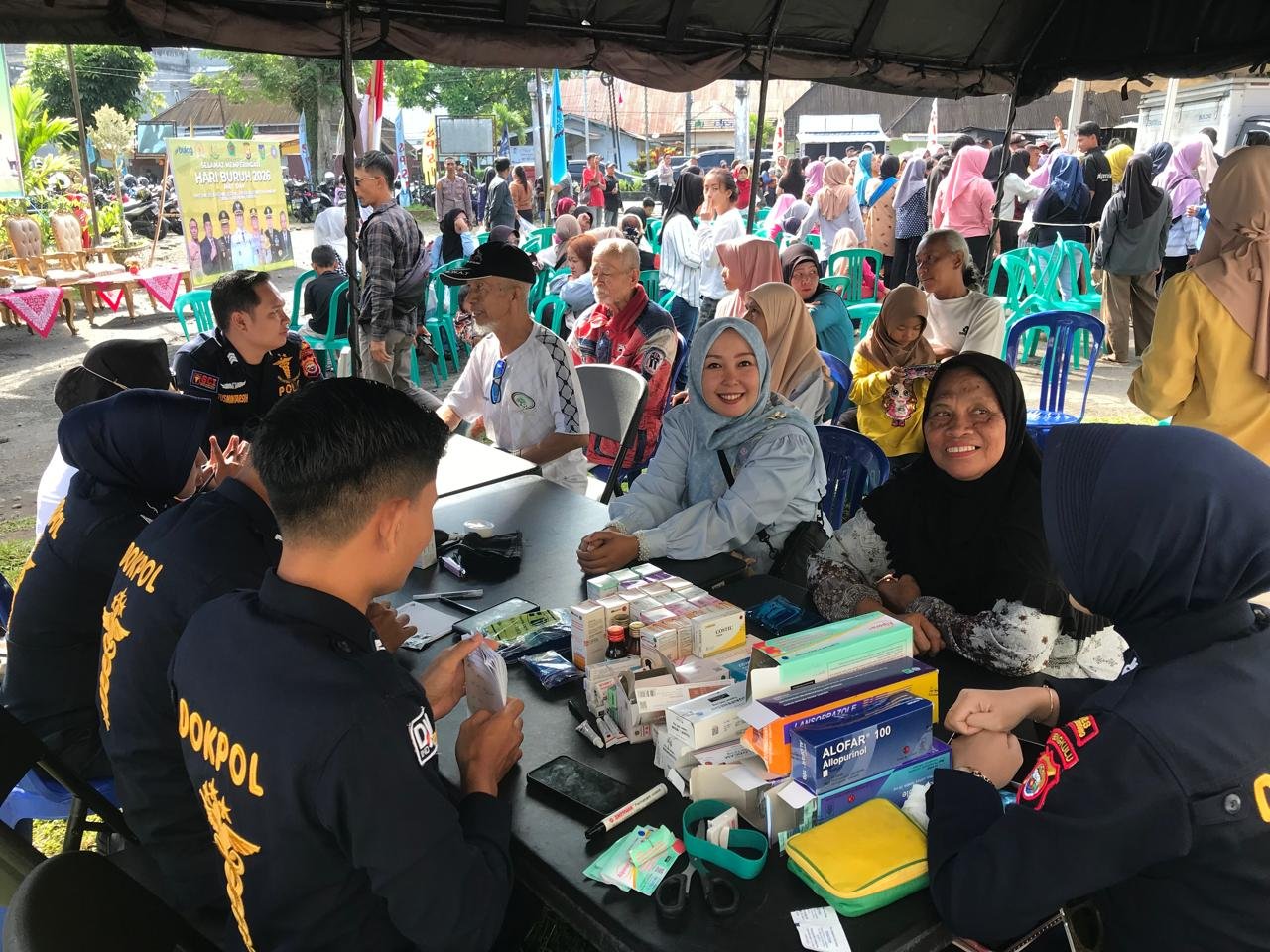 Peringati May Day, Polres Rejang Lebong Gelar Pengobatan Gratis, Pasar Murah, dan Layanan SIM Keliling