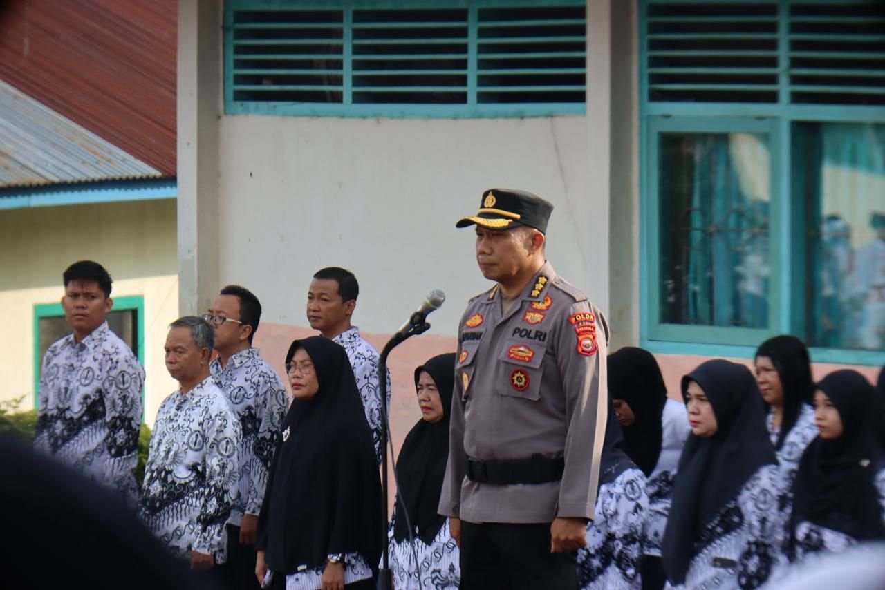 Police Goes to School, Polda Bengkulu Turunkan Pejabat Utama Jadi Pembina Upacara di Sekolah