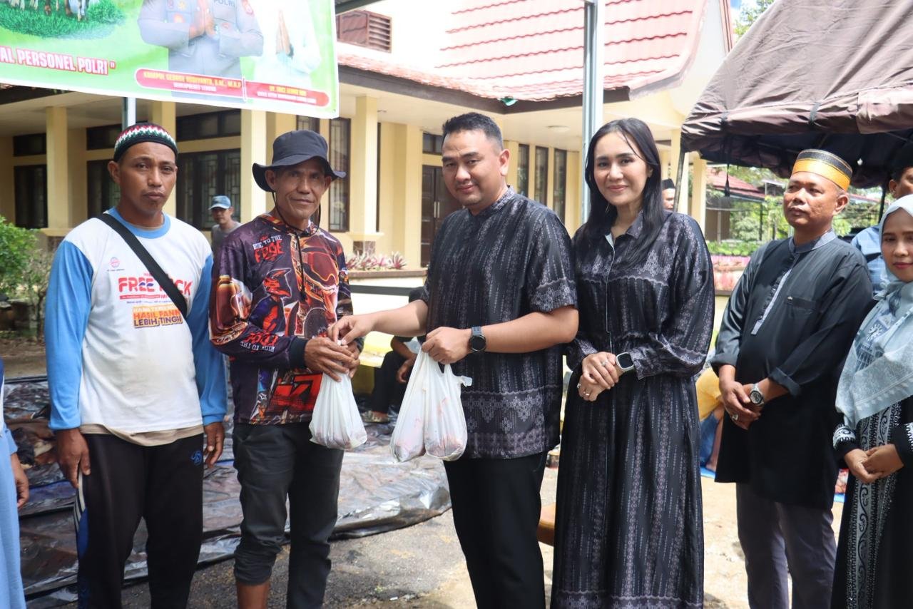 Momentum IdulAdha, Polres Lebong Salurkan Qurban 6 Ekor Sapi Untuk Masyarakat