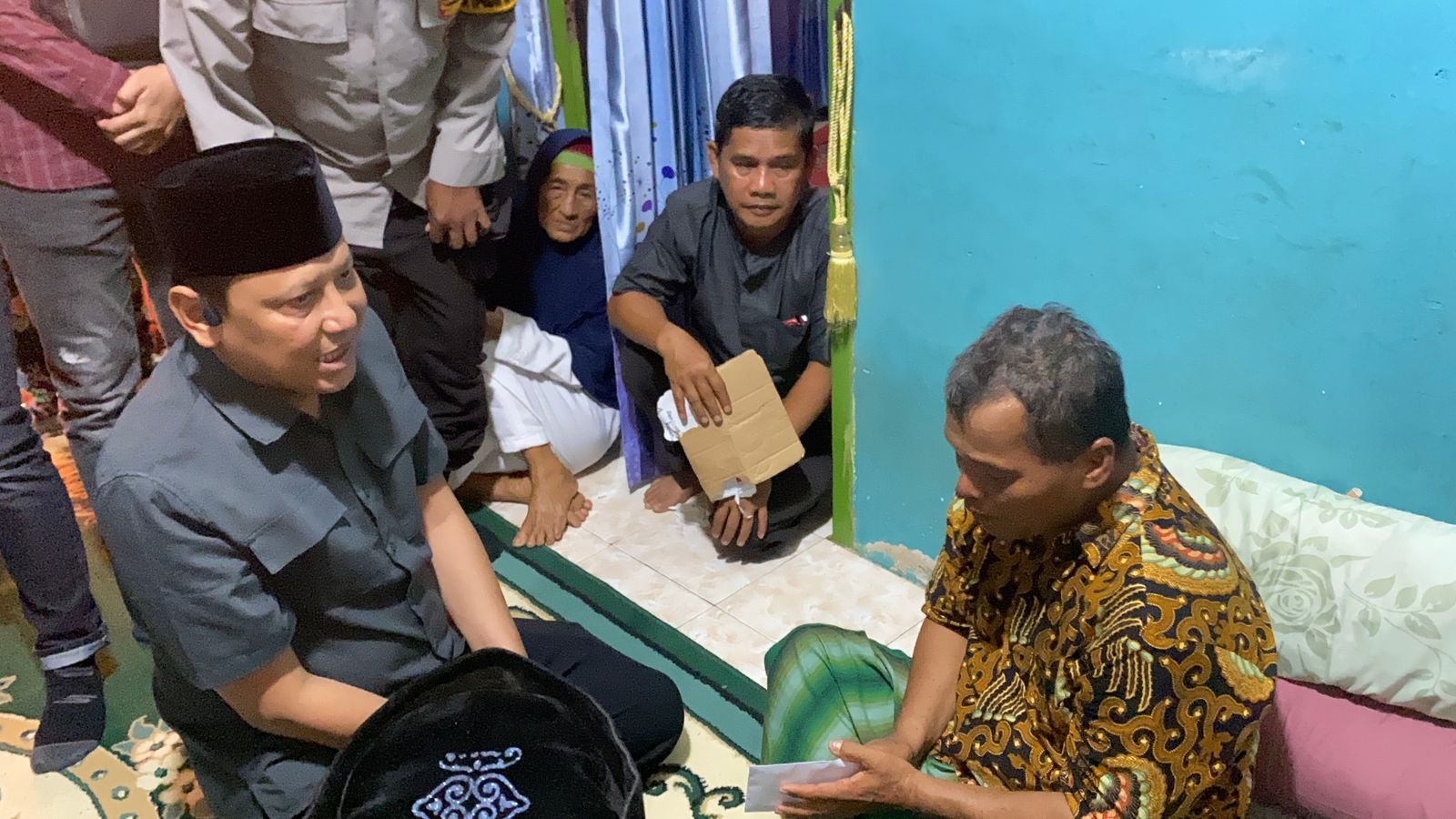 Kapolres Kaur Sambangi Rumah Duka Korban Tenggelam, Sampaikan Belasungkawa kepada Keluarga