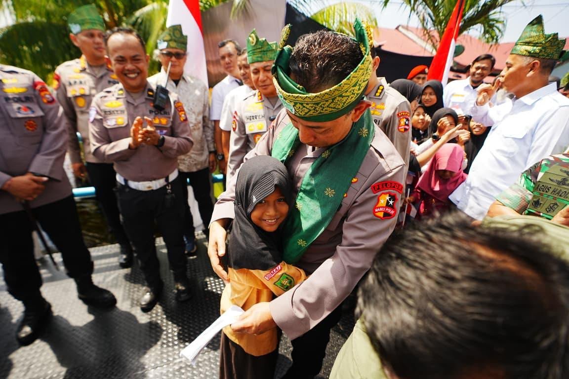 Resmikan 80 Jembatan Merah Putih Presisi di Riau, Kapolri: Permudah Anak Sekolah-Masyarakat